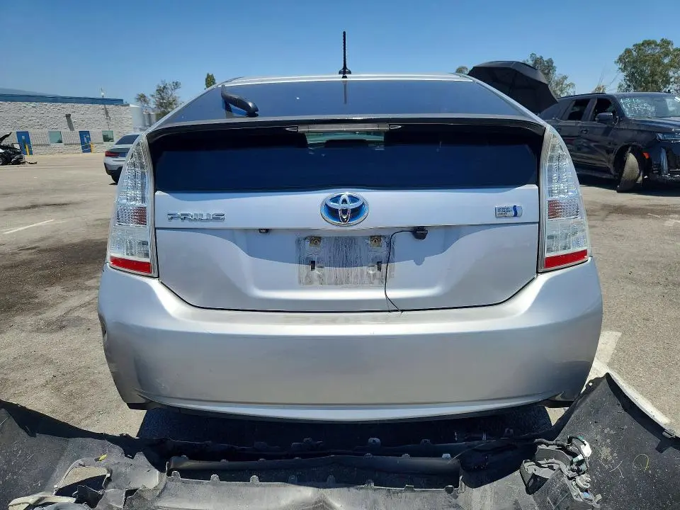 2011 TOYOTA PRIUS THREE  