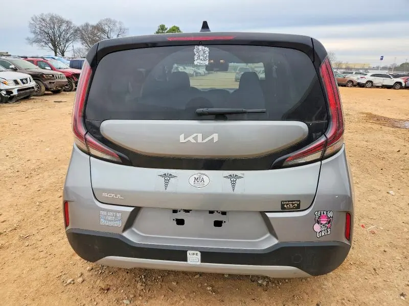 2023 KIA SOUL LX  