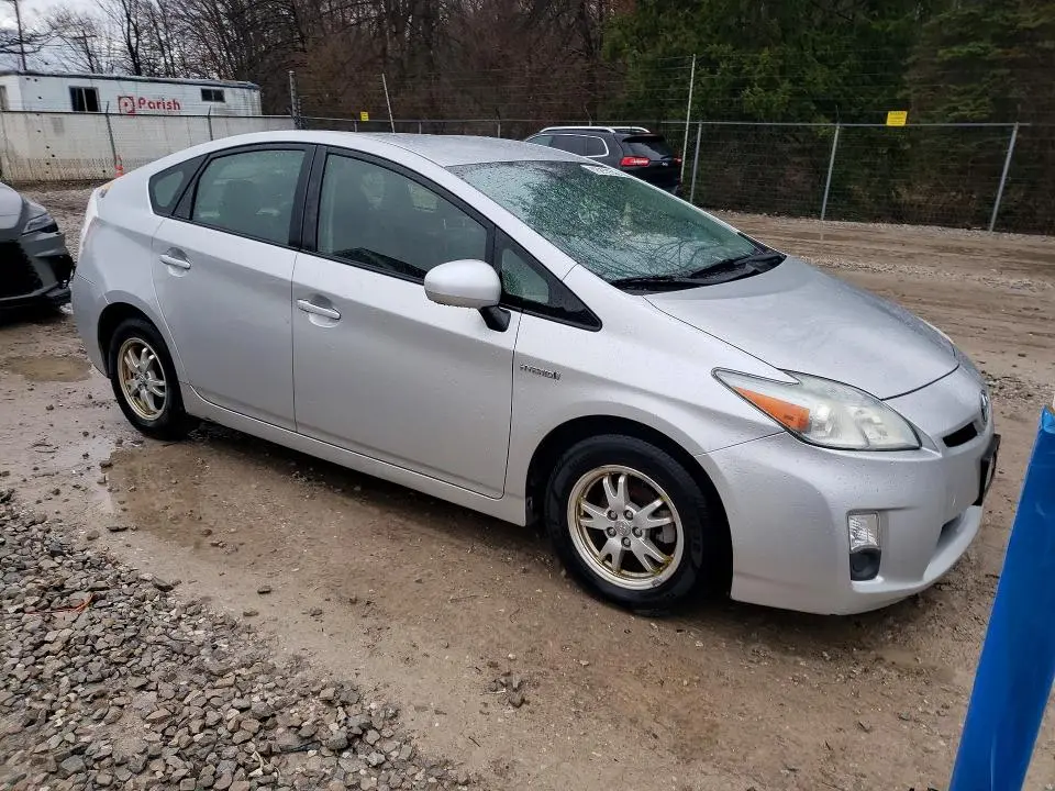 2011 TOYOTA PRIUS TWO  