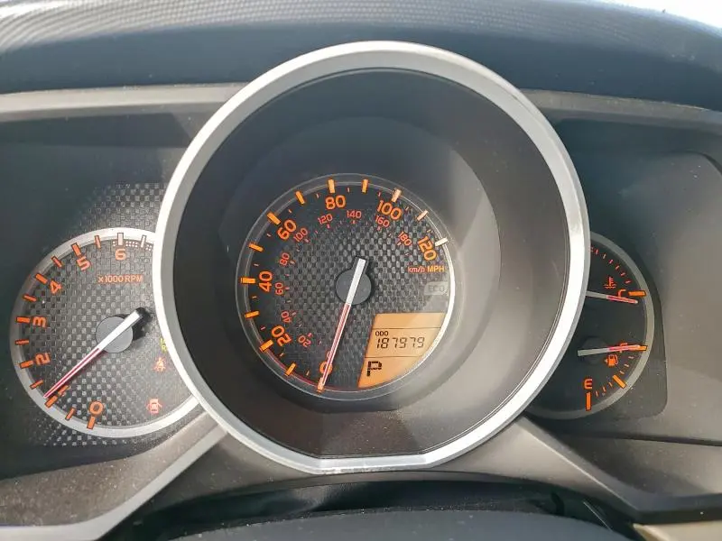 2010 TOYOTA 4RUNNER SR5  