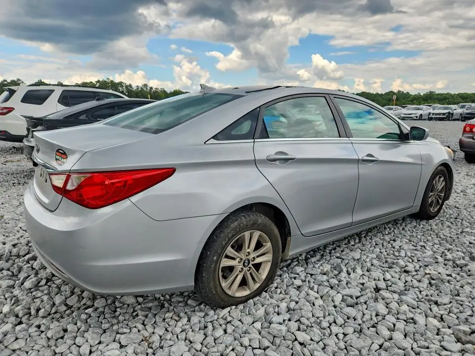 2012 HYUNDAI SONATA GLS  