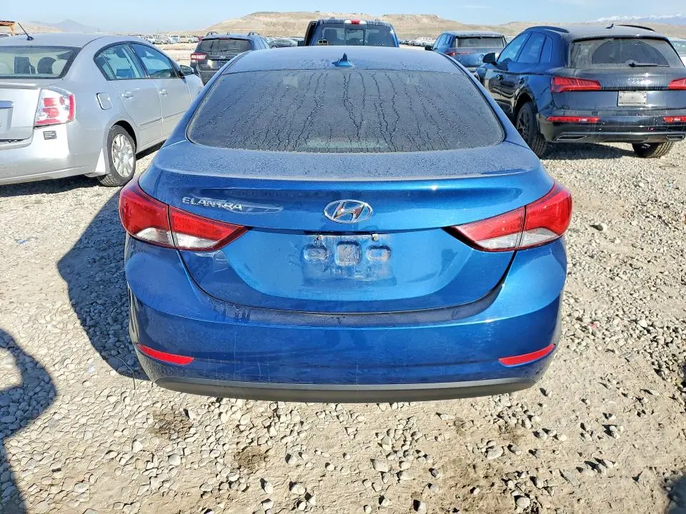 2016 HYUNDAI ELANTRA SE  