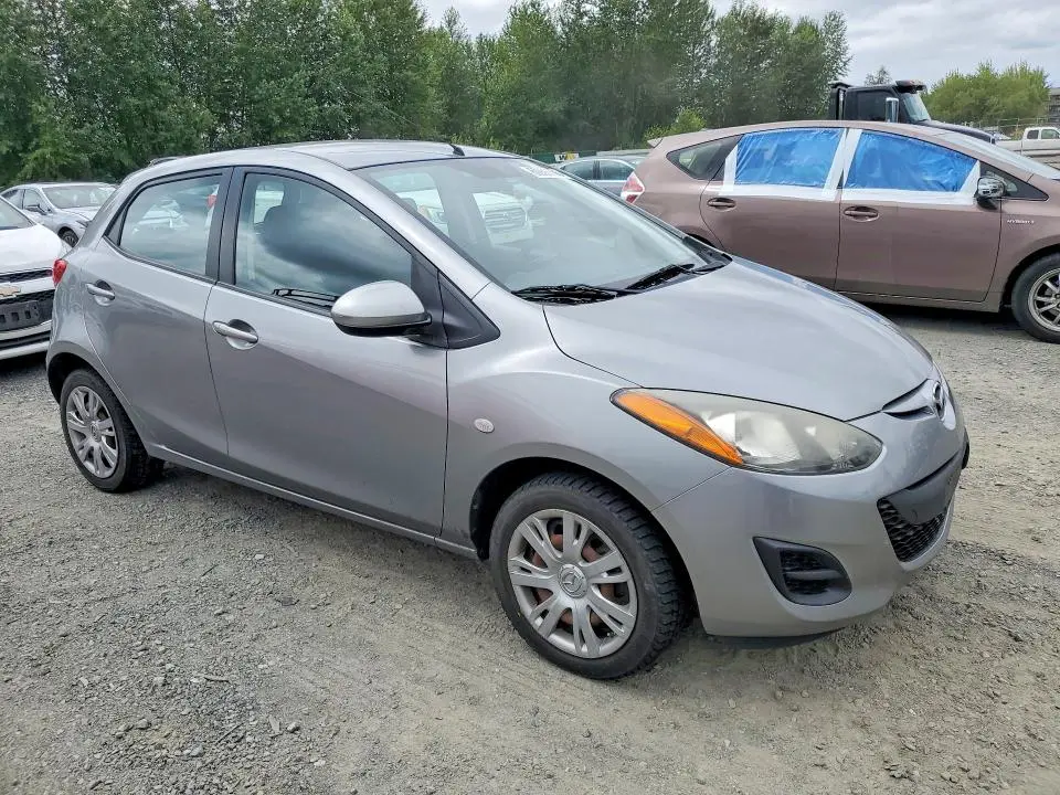 2013 MAZDA MAZDA2   