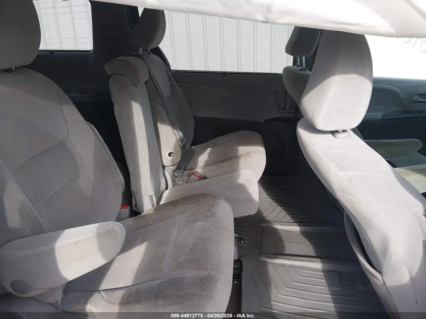 2015 TOYOTA SIENNA LE 8 PASSENGER