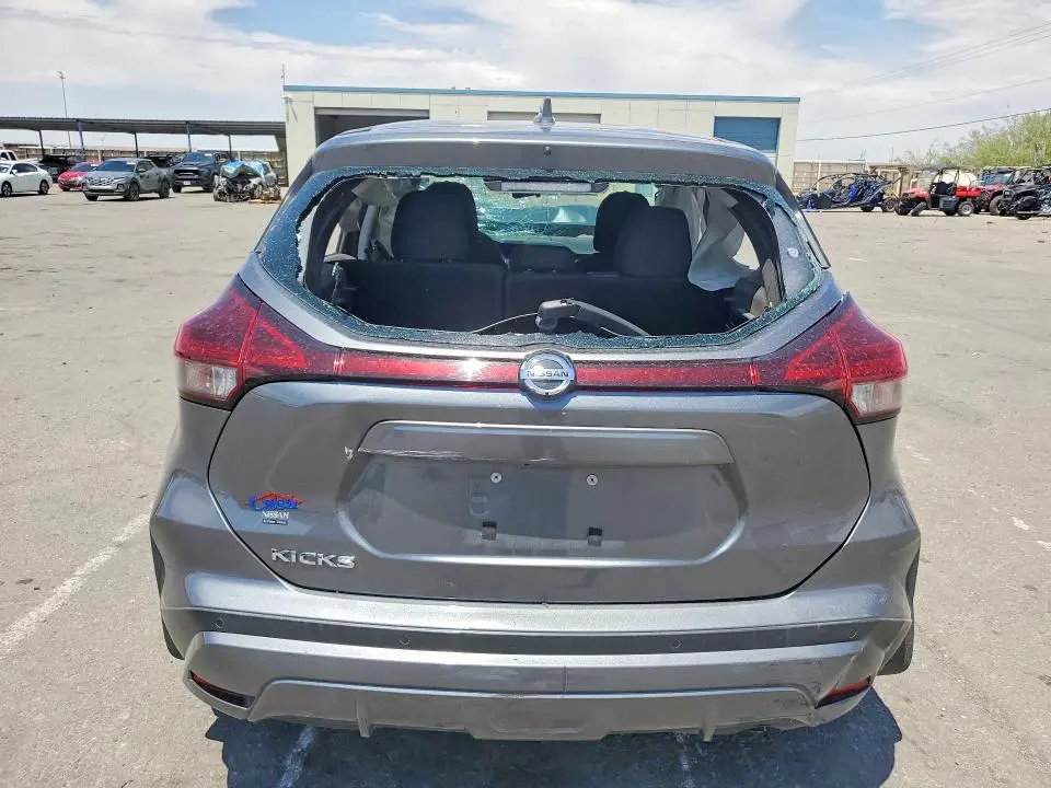 2021 NISSAN KICKS S  
