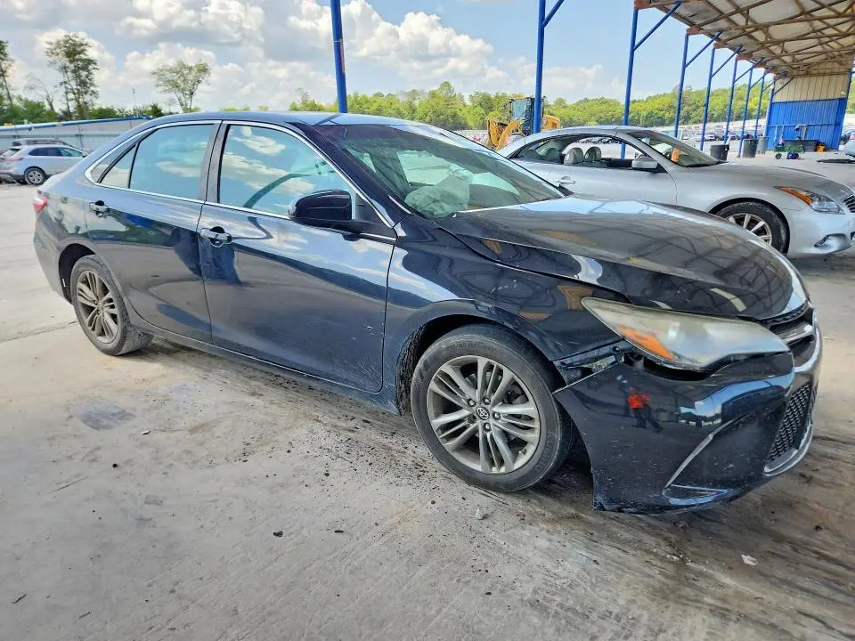 2017 TOYOTA CAMRY SE  