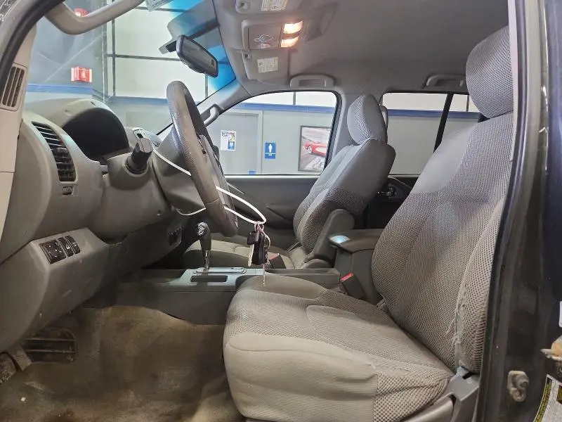 2013 NISSAN FRONTIER SV  