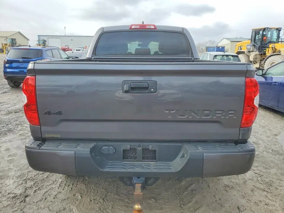 2020 TOYOTA TUNDRA CREWMAX SR5  