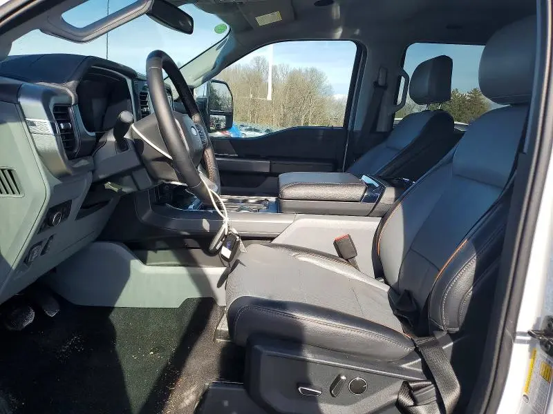 2025 FORD F150 LARIAT  
