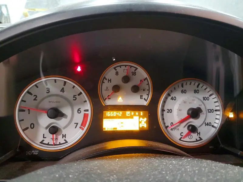 2011 NISSAN TITAN SV  