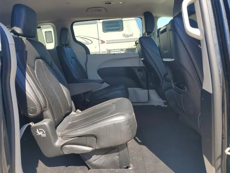 2018 CHRYSLER PACIFICA TOURING L PLUS  