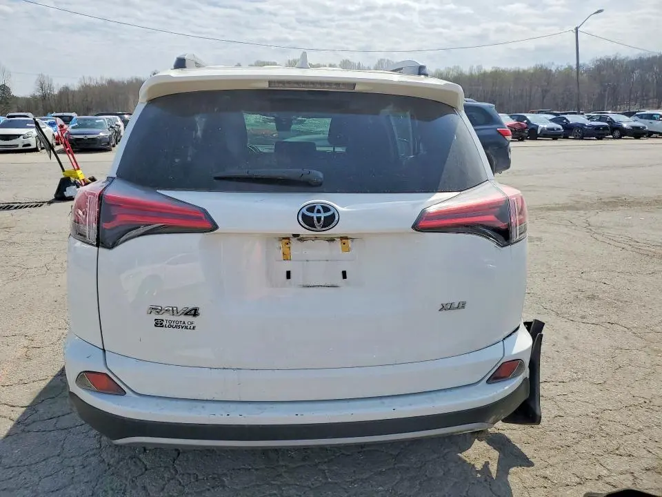 2017 TOYOTA RAV4 XLE  