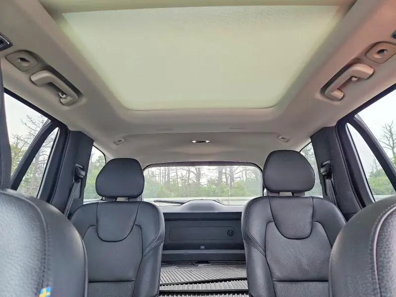 2022 VOLVO XC90 T6 MOMENTUM  