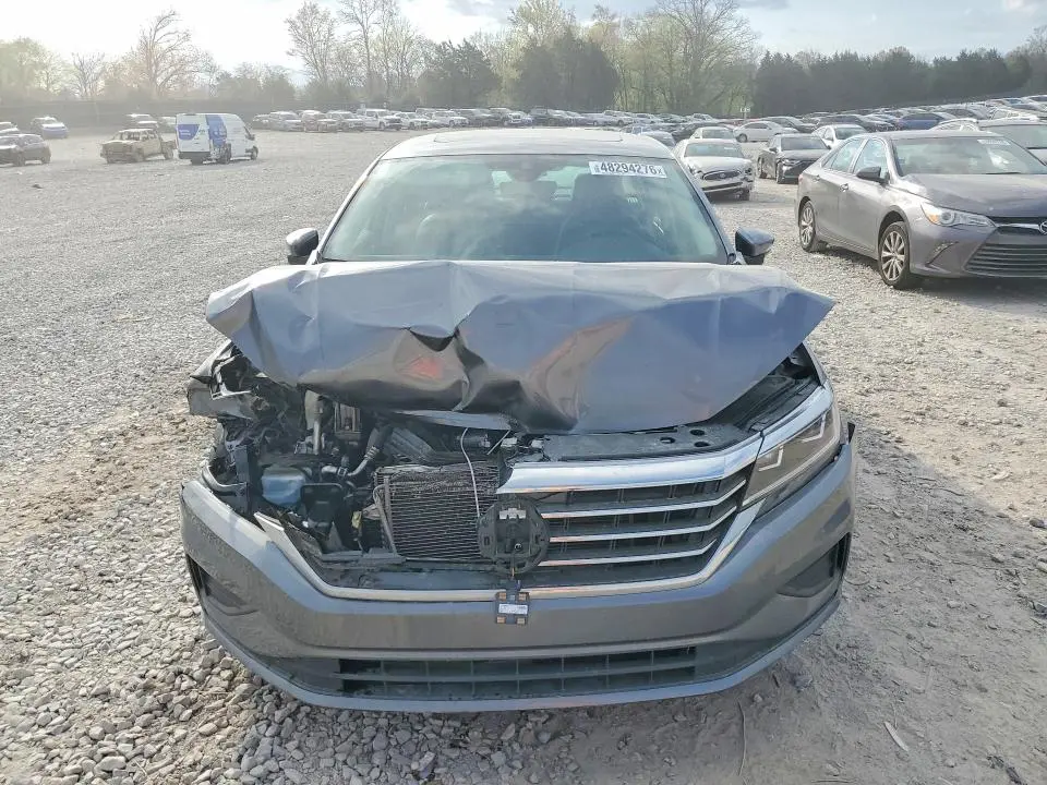 2021 VOLKSWAGEN PASSAT SE  