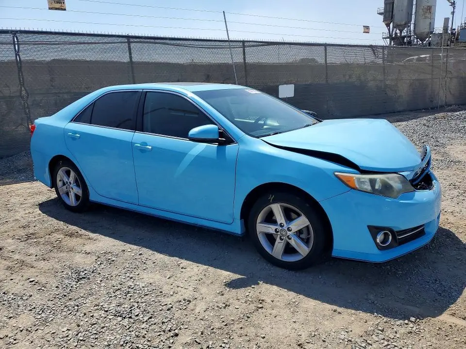 2012 TOYOTA CAMRY SE  