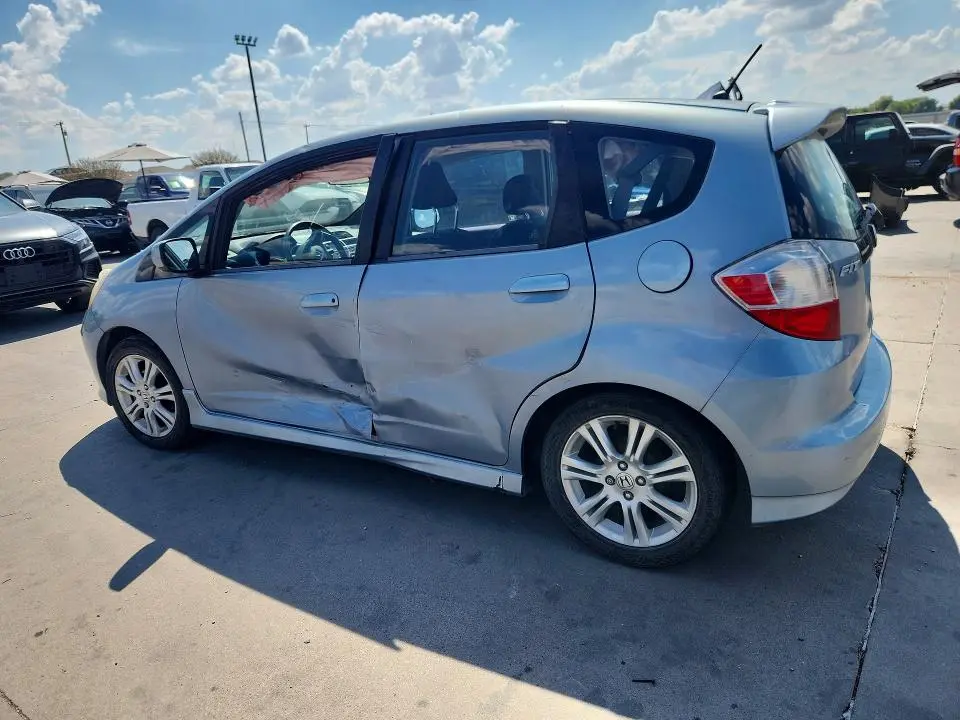 2011 HONDA FIT   