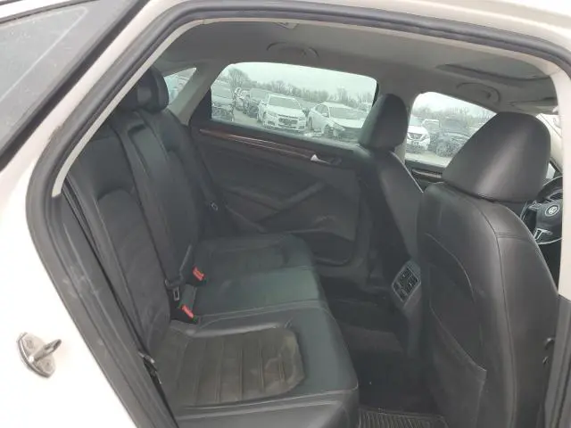 2013 VOLKSWAGEN PASSAT SEL  