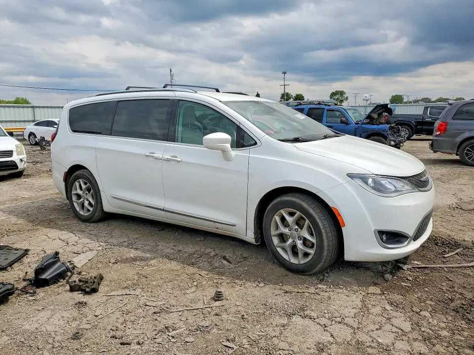 2017 CHRYSLER PACIFICA TOURING L PLUS  