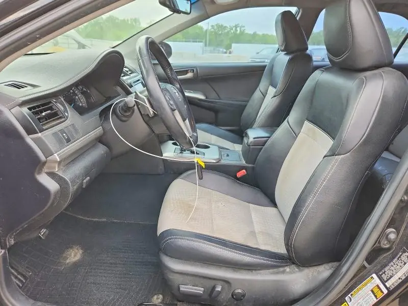 2013 TOYOTA CAMRY SE  