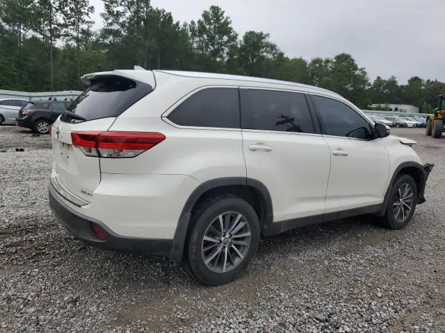 2019 TOYOTA HIGHLANDER SE  