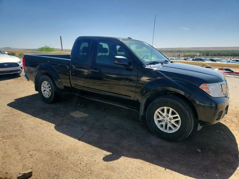 2017 NISSAN FRONTIER SV  