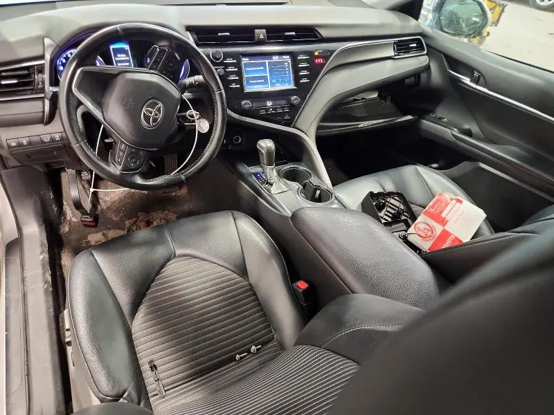 2019 TOYOTA CAMRY SE  