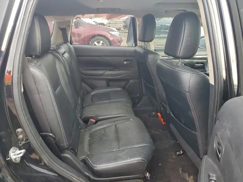 2016 MITSUBISHI OUTLANDER SE  