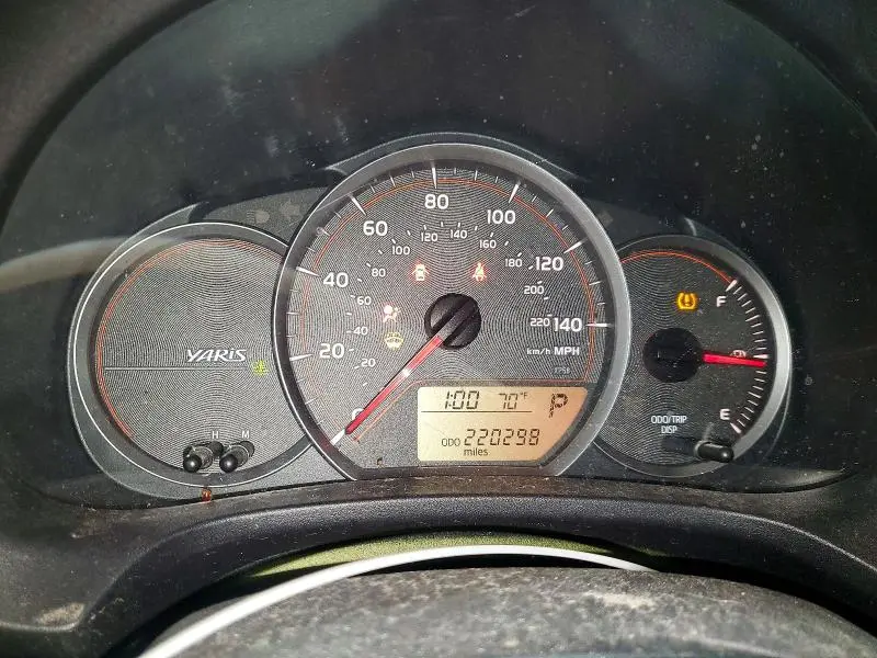 2012 TOYOTA YARIS 5-DOOR LE  