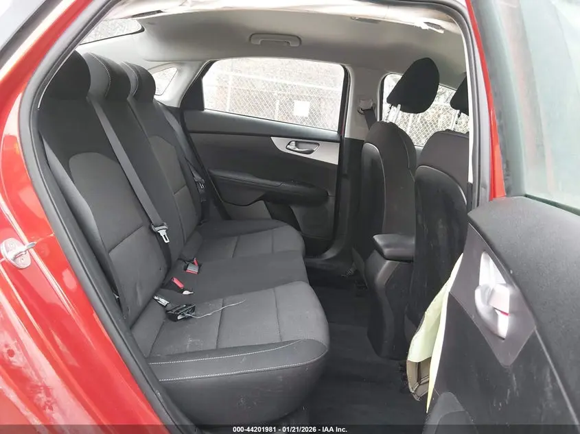2022 KIA FORTE LXS