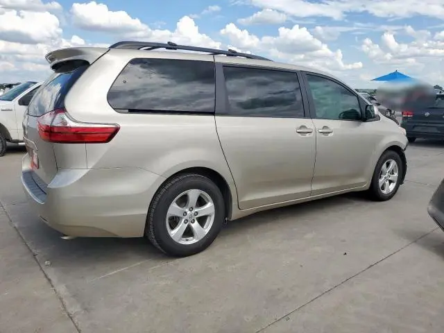 2015 TOYOTA SIENNA LE  