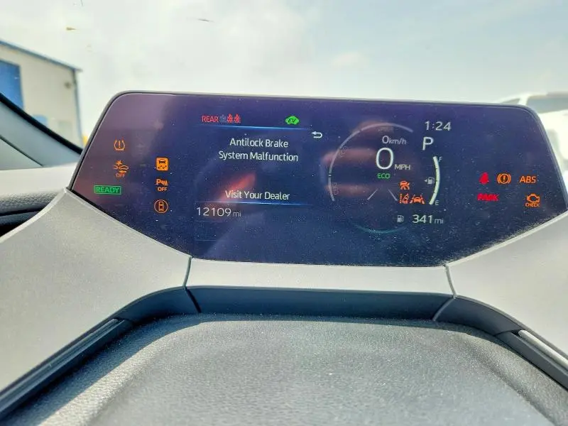 2025 TOYOTA PRIUS XLE  