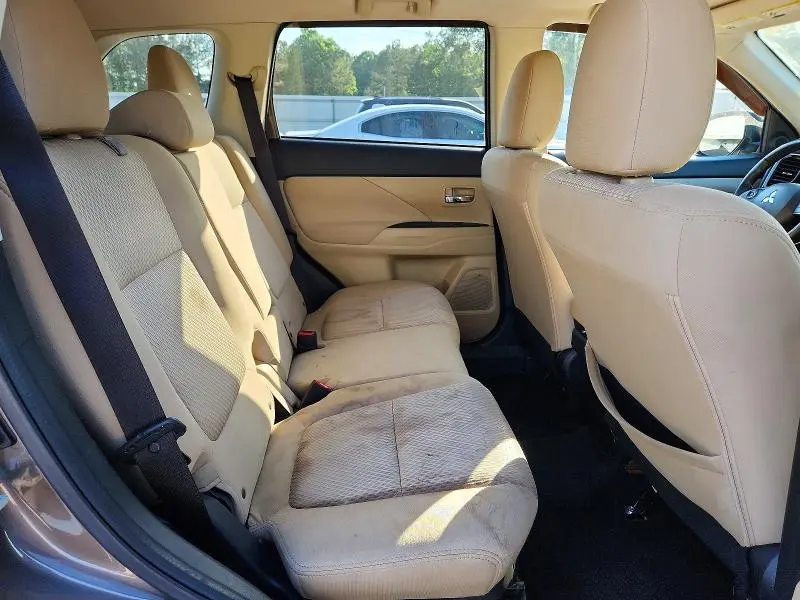 2018 MITSUBISHI OUTLANDER SE  