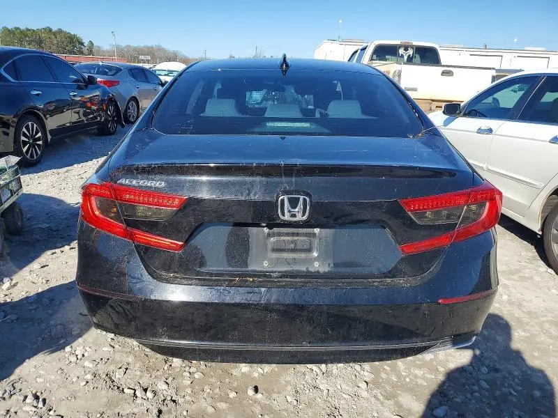 2018 HONDA ACCORD LX  