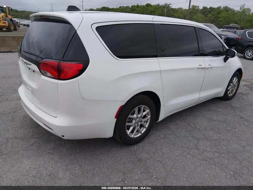 2021 CHRYSLER VOYAGER LX