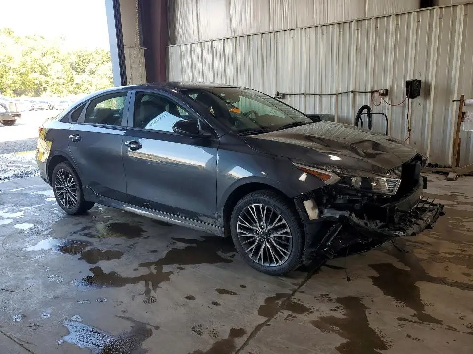 2024 KIA FORTE GT LINE  