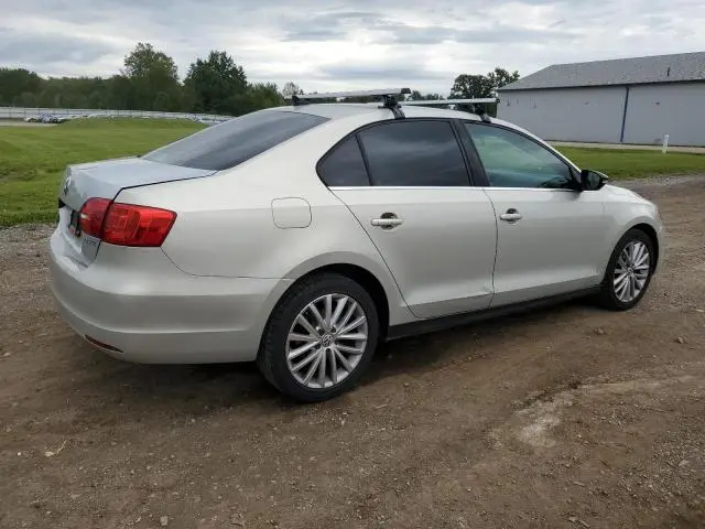2011 VOLKSWAGEN JETTA SEL  