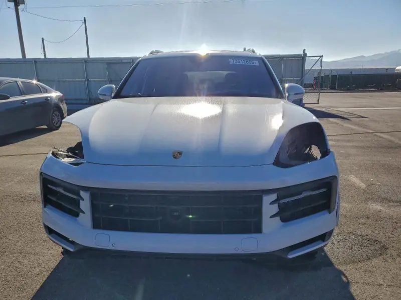 2025 PORSCHE CAYENNE   