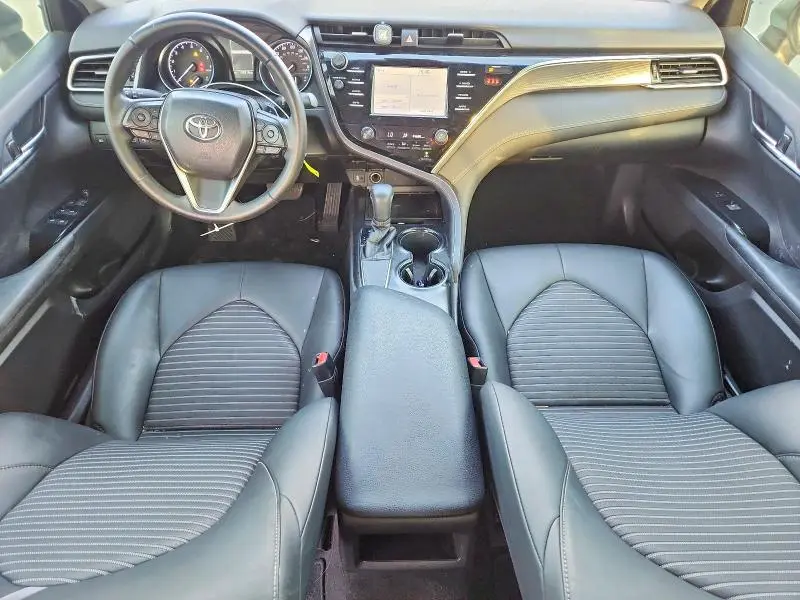 2018 TOYOTA CAMRY SE  