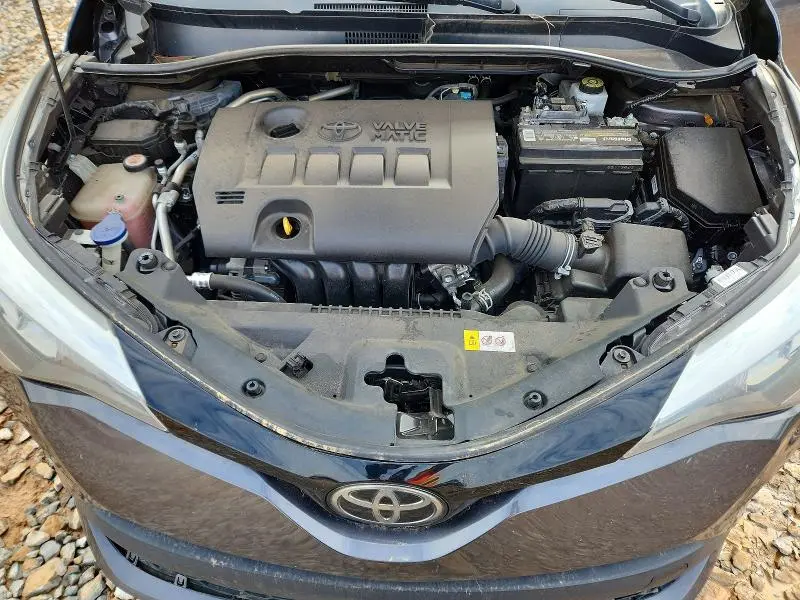 2021 TOYOTA C-HR XLE  