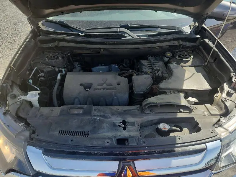 2016 MITSUBISHI OUTLANDER SE  