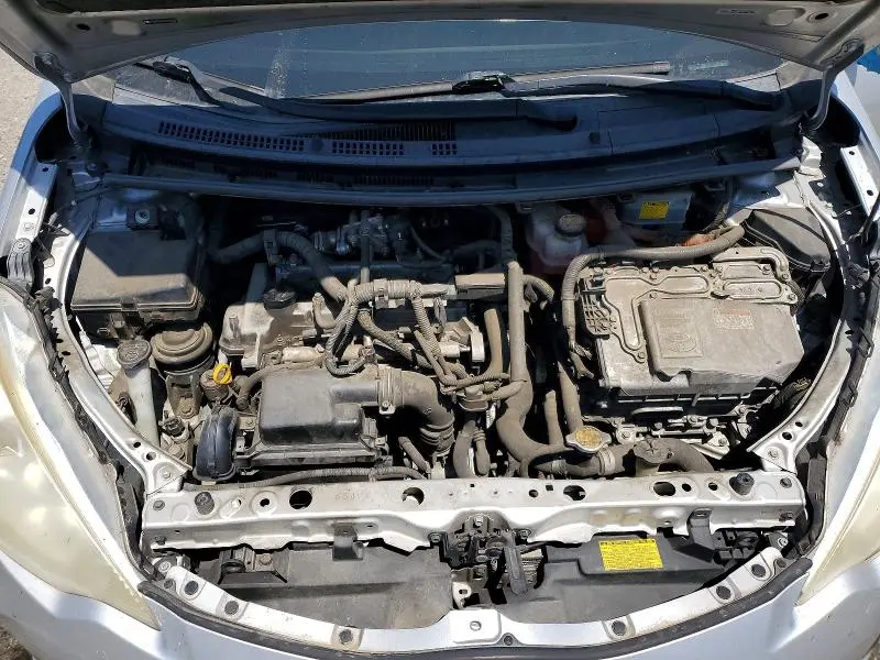 2013 TOYOTA PRIUS C TWO  