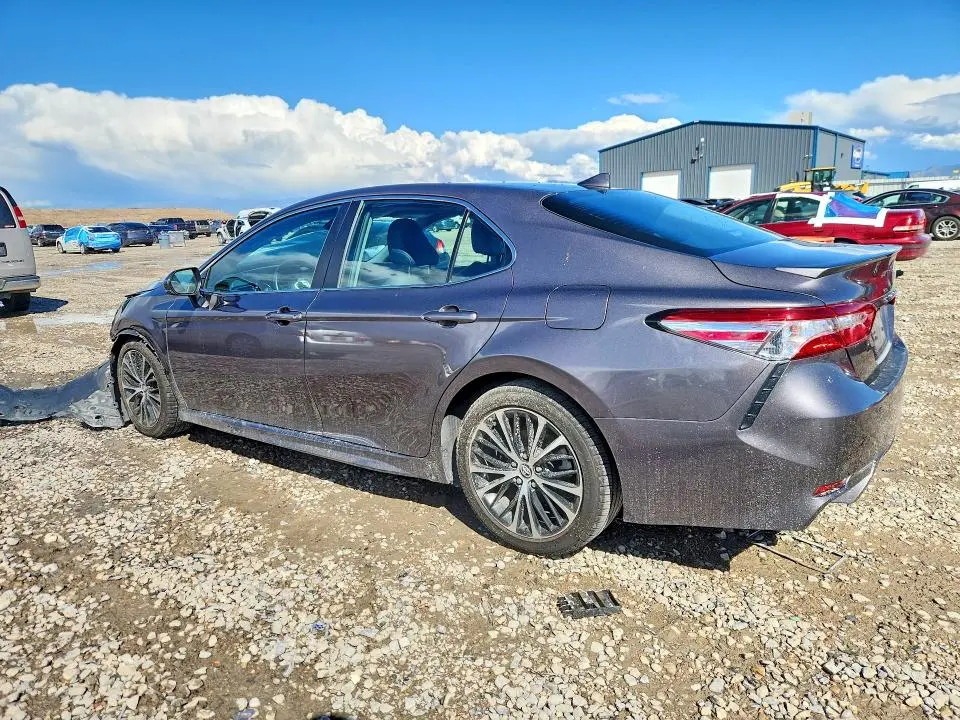 2020 TOYOTA CAMRY SE  