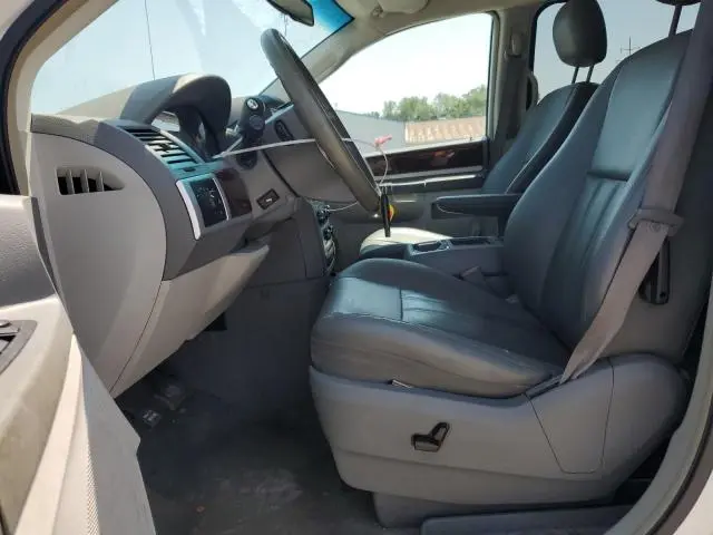 2010 CHRYSLER TOWN & COUNTRY TOURING  