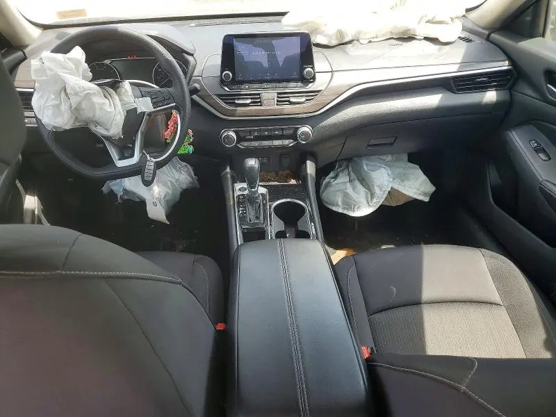 2024 NISSAN ALTIMA SV  