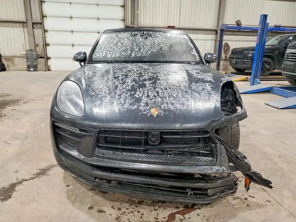 2024 PORSCHE MACAN   