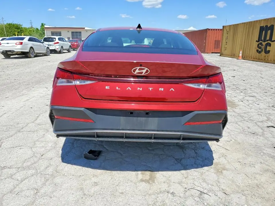 2024 HYUNDAI ELANTRA SEL  