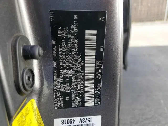 2013 TOYOTA SIENNA LE  