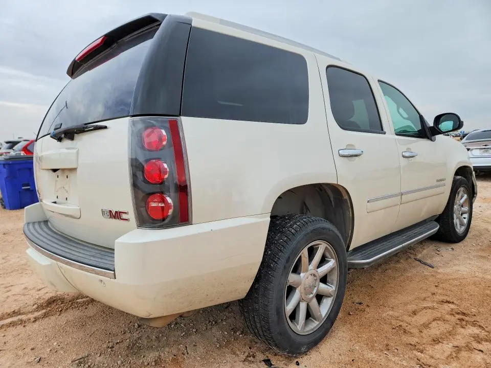 2011 GMC YUKON DENALI  