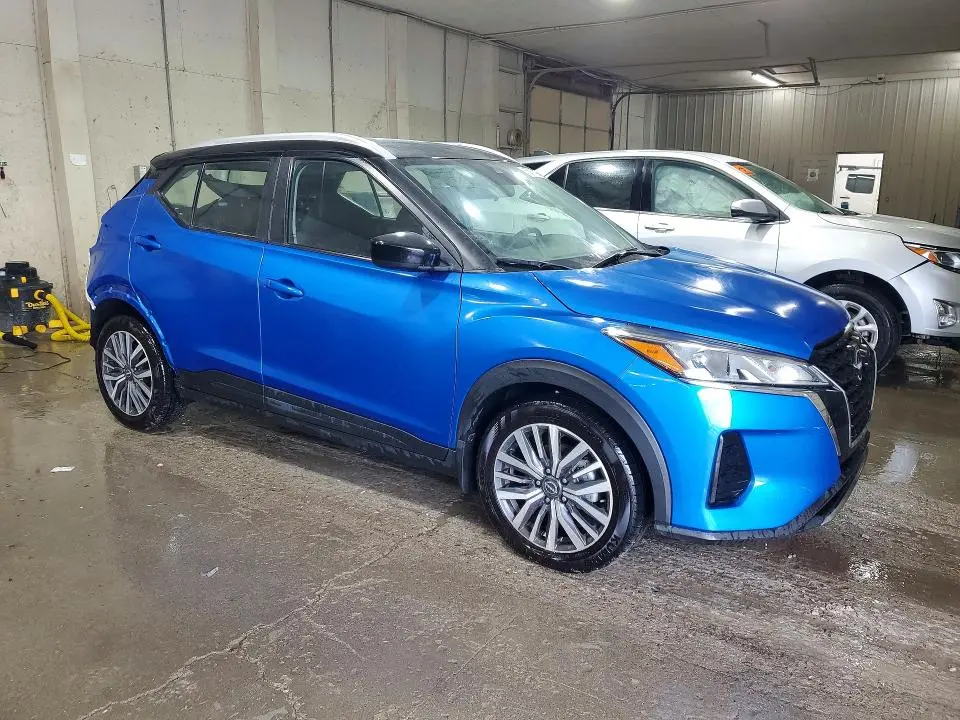 2023 NISSAN KICKS SV  
