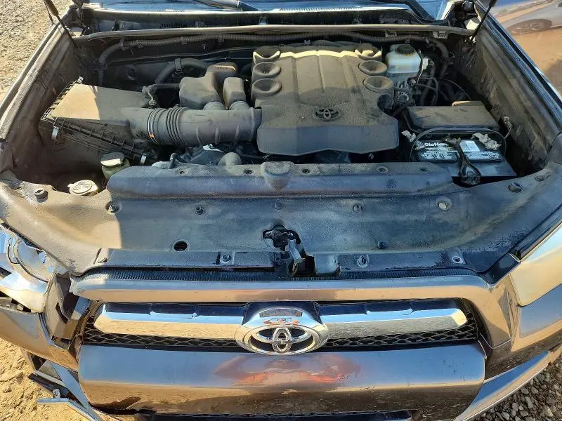 2011 TOYOTA 4RUNNER SR5  